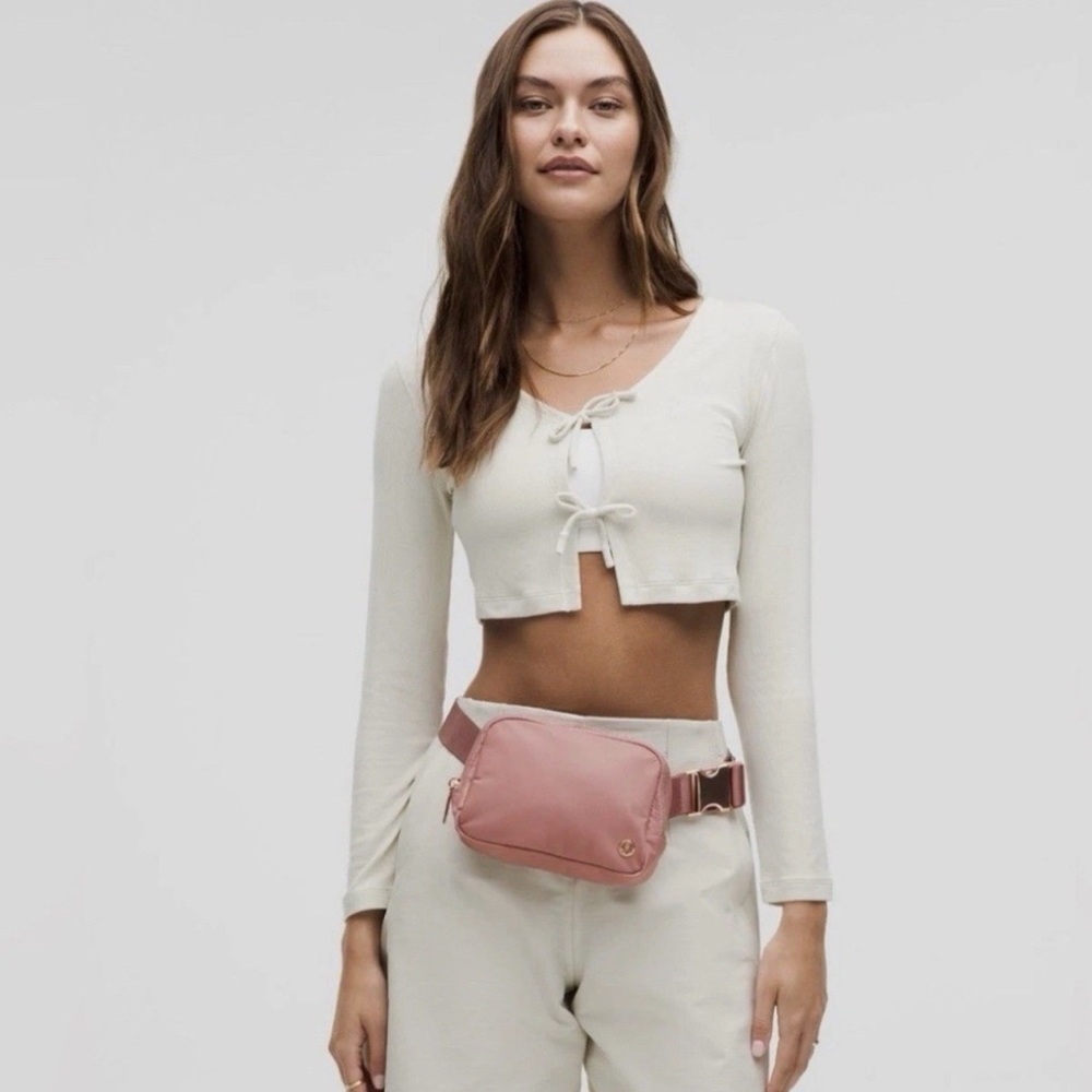NWT Lululemon Everywhere Belt Bag Spiced Chai and Rose Gold - Picture 5 of 5